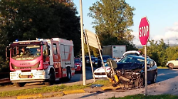 Scontro tra auto sul raccordo, due ventenni feriti trasportati in ospedale