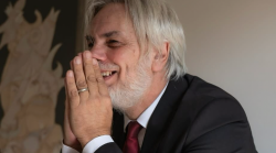 Paolo Benvegnù, Culture contro la paura: due concerti con Dario Brunori e Orchestra Multietnica di Arezzo per ricordare il cantautore scomparso