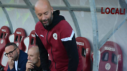 Arezzo - Gubbio è anche una sfida  Bucchi - Di Carlo. Le scelte, gli ex, gli allenamenti a porte chiuse. Cinque partite trasmesse in chiaro