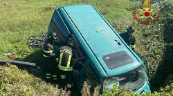 Furgone fuori strada  sulla Regionale 70 a Poppi