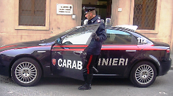 Truffa del falso incidente: si fanno consegnare monili d'oro e i soldi della pensione e scappano
