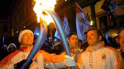 La Fiamma Olimpica transita da Arezzo il 10 dicembre e poi raggiunge Siena. Il 26 novembre l'accensione a Olimpia