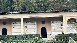 Ladri fanno razzia di rame al cimitero: asportate le gronde delle cappelle e della chiesa