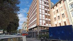 Arezzo, l'ex hotel Europa  chiuso dal 2007 piace a tanti. Ma la proprietà: "Mai un'offerta concreta"