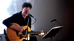 Massimo Zamboni al teatro di Stia: un viaggio tra parole, natura e musica con il fondatore e chitarrista dei Cccp e Csi