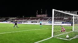 Arezzo beffato dal dischetto, il Latina passa il turno al sesto rigore. Ora testa alla Samb