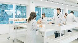 Gruppo Prada, investimenti per altri 60 milioni di euro: nuovo stabilimento a Piancastagnaio, ampliamento del sito produttivo di Foiano della Chiana