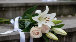 Madre di tre figli piccoli muore a 39 anni, raccolta di fondi per aiutarli. I due accessi in ospedale, la nota dell'Asl