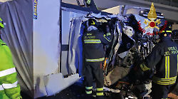 Soccorso e salvato in A1 dopo il tamponamento grazie a 118, vigili del fuoco e polizia stradale