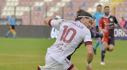 L'Arezzo non sa pi&ugrave; vincere. Rincorre, pareggia e consegna il titolo d'inverno al Ravenna