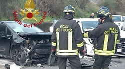 Scontro auto lungo la strada regionale 71: quattro persone ferite, trasportate in ospedale