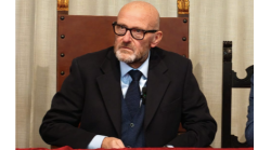 Corsa a sindaco, torna l'ipotesi Domenico Giani per il centrodestra. Lucia Tanti soldatino di piombo. Cantiere Comanducci-Gamurrini 