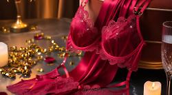 Intimo rosso l'ultimo dell'anno: perch&eacute; si indossa e quando davvero funziona. Origini, rituali e superstizioni