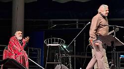 Spettacolo al freddo al teatro Tenda di Arezzo, la replica degli organizzatori: "Attori e pubblico avvertiti"