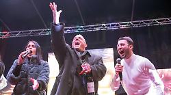 Capodanno sotto il cielo di Grosseto, piazza Dante gremita: le foto