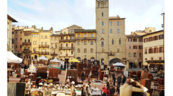 Dopo il Tirolo la Fiera Antiquaria: piazza Grande &egrave; sempre un incanto. Due giorni con i banchi di cose rare e antiche