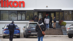 Licenziamenti alla Amom (bigiotteria), l'azienda va avanti e alza un muro alle richieste del sindacato