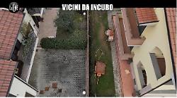 "Vicini da incubo" per colpa di un muretto di 6 centimetri. Le Iene arrivano a Castiglion Fiorentino