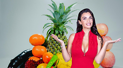 Boss in incognito, Elettra Lamborghini e l'esperienza della frutta fresca