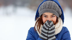 Torna il vero inverno: pioggia, vento e neve a quote basse. Fine settimana (e non solo) con il freddo