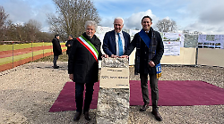 Giani, Polcri e Ghinelli alla posa della prima pietra per il nuovo Ponte Buriano: un'opera da 21 milioni di euro