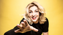 Elena Di Cioccio e il coming out sull'hiv. L'attrice porta sul palco i valori dell&rsquo;inclusione e della consapevolezza