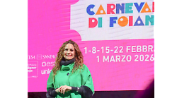 Carnevale di Foiano, si parte: ecco le sfilate dei carri. Enrica Guidi &egrave; la madrina della 487esima edizione