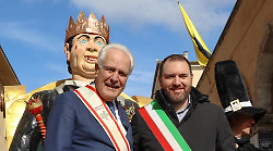 Al Carnevale la visita di Eugenio Giani diventa sopralluogo al teatro: riapertura nell'autunno 2026