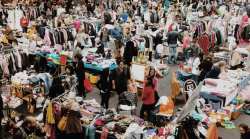 Mercato delle Pulci, 600 banchi di privati con seconda mano di ogni tipo, fai da te e collezioni. Attese 20 mila persone. Cosa c'&egrave; da sapere