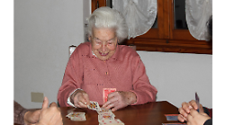 I 100 anni di Gabbriella tra Ballando con le Stelle, giornali, libri e Scala 40 