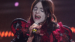 Lucio Corsi, quanto ci manchi. Il Sanremo dell'omologazione che somiglia sempre pi&ugrave; a una playlist algoritmica