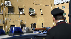 Sesso a pagamento con donne cinesi nella casa d'appuntamenti mascherata da studio informatico. Due denunciati per sfruttamento della prostituzione, uno &egrave; residente ad Arezzo