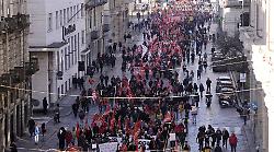 Marzo mese degli scioperi. Possibili problemi su trasporti, scuola, servizi pubblici e traffico aereo. Il calendario