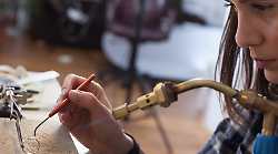 I maestri orafi sono sempre meno: chi salver&agrave; il gioiello Made in Italy? Storia di una follia del Beplaese e di un patrimonio culturale a rischio