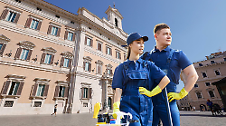 Lavoro, Montecitorio assume:  cerca 24 addetti per le pulizie in Parlamento. Il posto che tutti vogliono