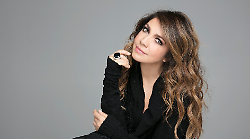 Cristina D'Avena al Valdichiana Designer Village: la musica fa rima con cartoni animati e tv