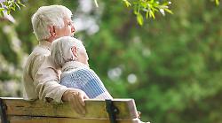 Emergenza anziani in Toscana. Nel 2055 pi&ugrave; di un 65 ogni tre residenti. "Cos&igrave; vengono travolte le famiglie"