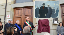 Il pittore Franco Villoresi raccontato da chi lo frequent&ograve;. Intitolato il Centro Civico di Rigutino. Folla e ricordi. Le foto