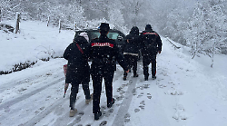 Autobus bloccato dalla neve: gruppo di 58 pellegrini soccorso dai carabinieri a Chiusi della Verna