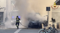 Le fiamme in centro, il super intervento dei Vigili del fuoco, i tre intossicati. Poteva davvero essere una tragedia. Le foto