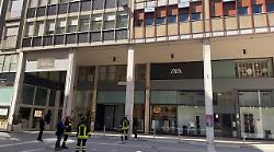 Arezzo, pi&ugrave; di 50 le persone evacuate dal palazzo in piazza San Jacopo. Almeno una settimana per mettere in sicurezza