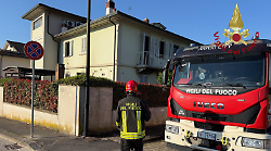 Incendio nella notte in una abitazione, feriti due giovani di 19 e 23 anni e una donna (52)