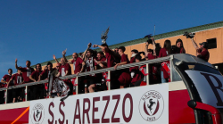 Arezzo, fioccano i 7 in pagella. Ma le prestazioni di Arena e Tavernelli sono da 8. Bucchi da applausi