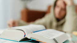 Arezzo, meno diplomi ma pi&ugrave; guadagni. Chi non studia cerca subito (e trova) lavoro. Le classifiche regionali