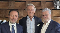 Luca Cordero di Montezemolo in visita alla Camiceria Alessandro Gherardi. Il sindaco: "Protagonista della vita industriale del Paese"
