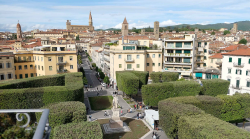 Arezzo, torna la maxi isola pedonale per favorire la movida. Centro storico chiuso al traffico il venerd&igrave; e il sabato