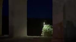Gli archi dell'acquedotto vasariano accesi: il video del momento in cui l'opera si illumina di notte dopo oltre 4 secoli