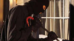 Ancora furti nelle case nell'Aretino. I malviventi in un caso abbandonano la refurtiva, altri colpi riusciti