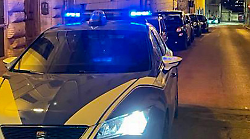 I poliziotti sparano e uccidono un ventenne. Era armato, ma sembra con una pistola a salve