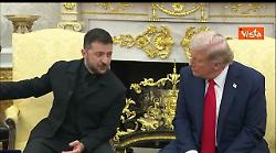 Zelensky consegna a Trump una lettera scritta da sua moglie per Melania Trump